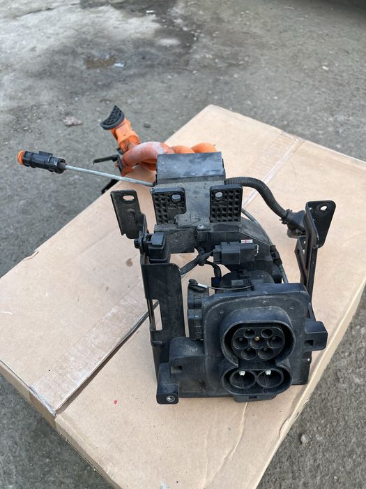 Hyundai Kona EV / Хюндай Кона Порт за зареждане (AC/DC charging inlet)