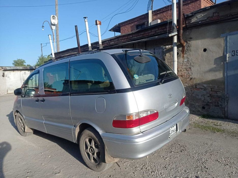 тойота эстима люсида