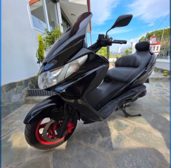 Suzuki Burgman 400 кубика