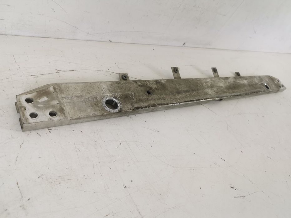 Долен държач на радиатор Ягуар / Jaguar E-Pace 1 Оригинален, в добро с