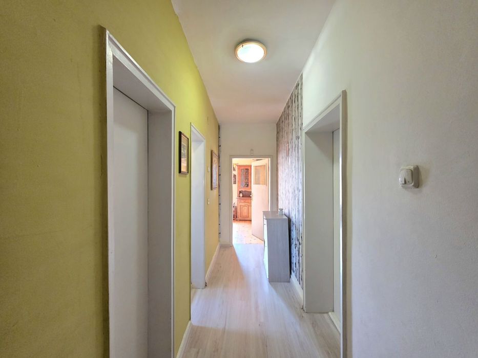 Продава се Къща в с. Горни Богров, Област София-град - 174 кв.м за 2104 €/кв.м - Снимка #3