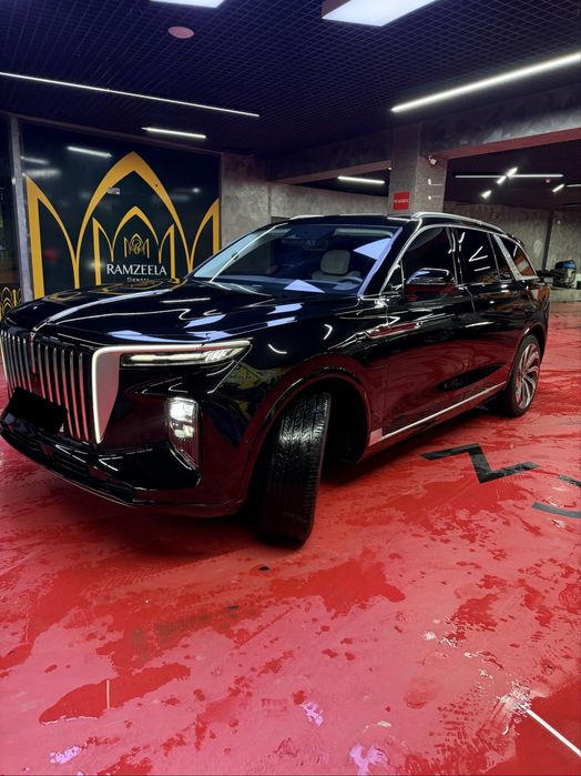 Hongqi E HS-9 qora 2021/2023