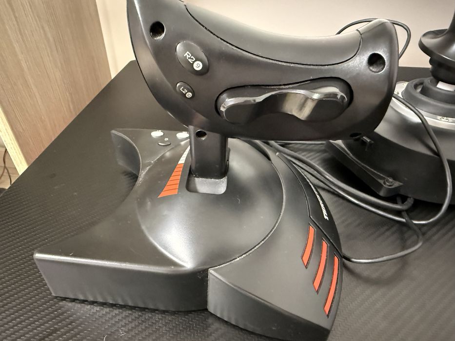 Vând Sistem HOTAS Thrustmaster T.Flight Hotas X