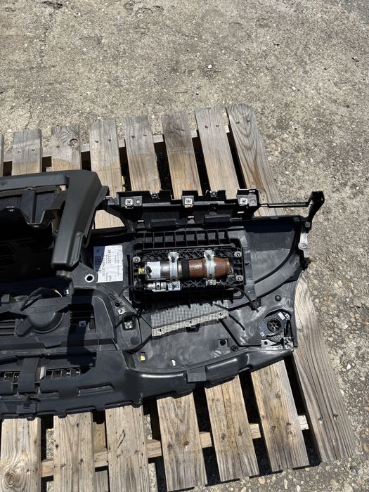 Арматурно табло за audi A8 D4 черно с airbag