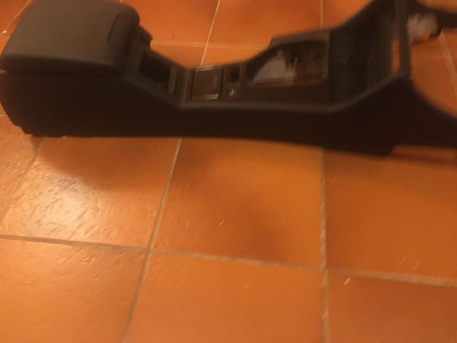 Централна конзола с подлакътник за Е39