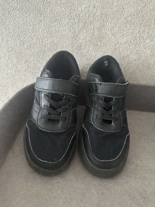 Кроссовки на мальчика