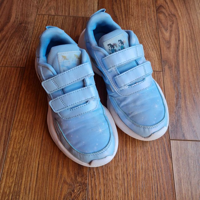 Adidasi marime 31 pt fete doua perechi 19 cm