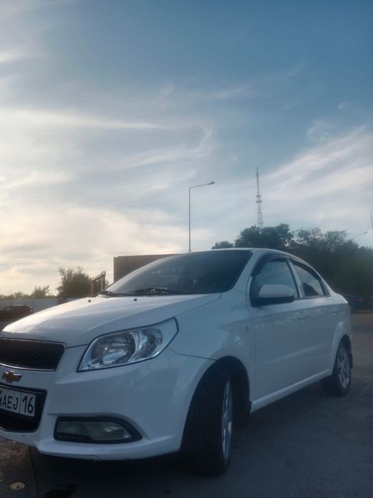 Продам машину шевролет