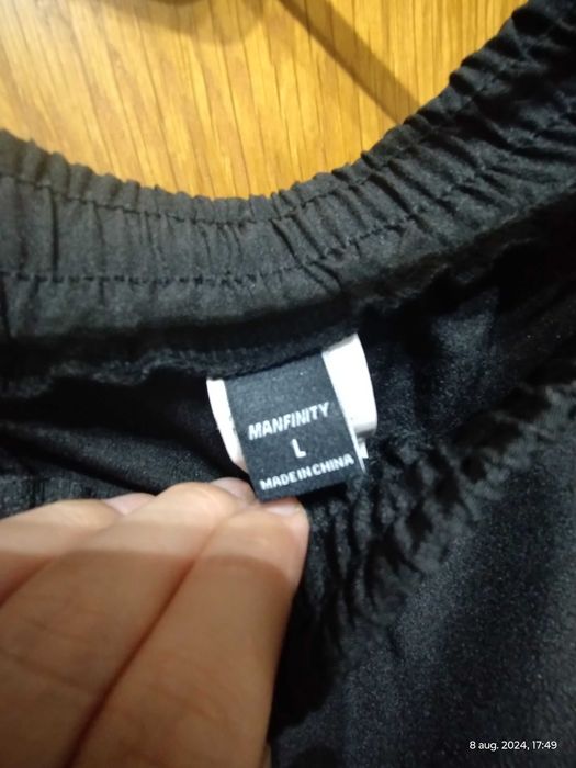 Pantaloni foarte evazați ,unisex, mărime L