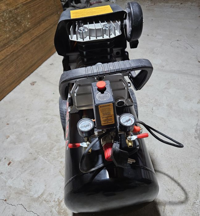 Kompresor Epa 50L deyarli yangi