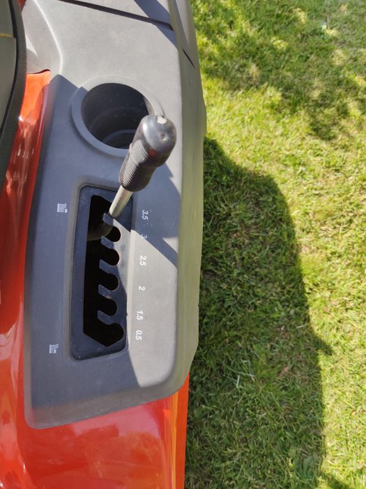 Vand Tractoras de tuns iarba/gazon Husqvarna CTH 126