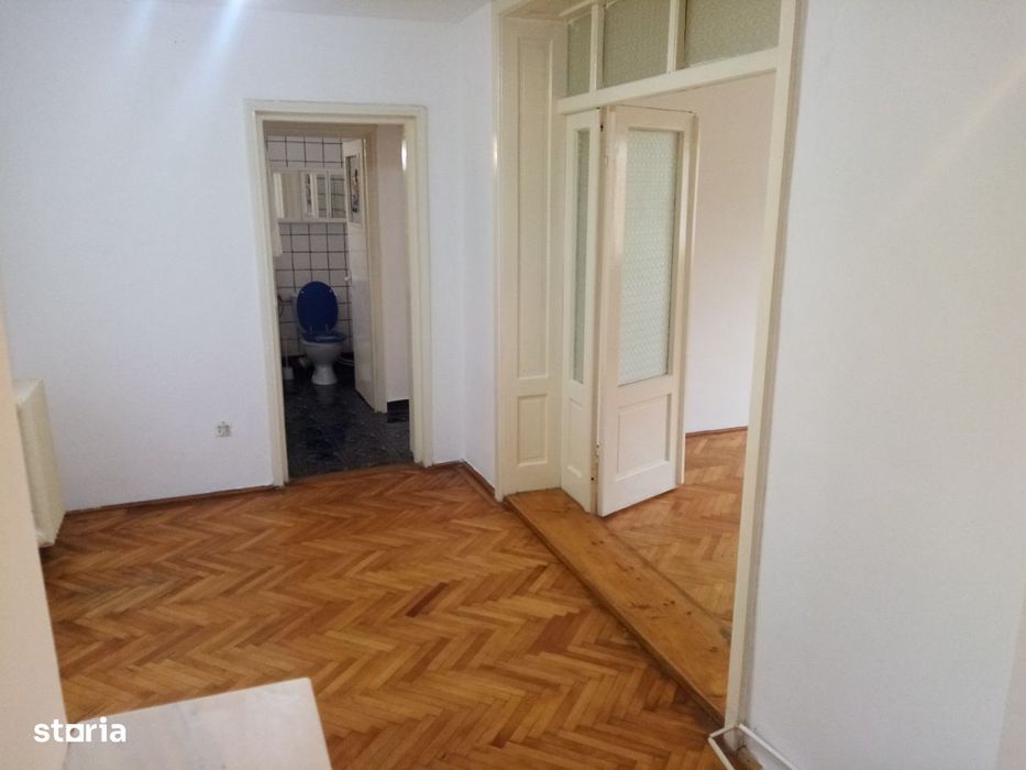 Apartament 4 camere decomandat,Simeria- zonă centrală