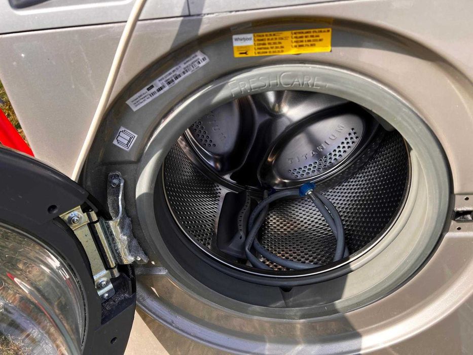 Masina spalat frontala cu uscator Whirlpool 11kg/7kg defecta, eventual dezmembrez