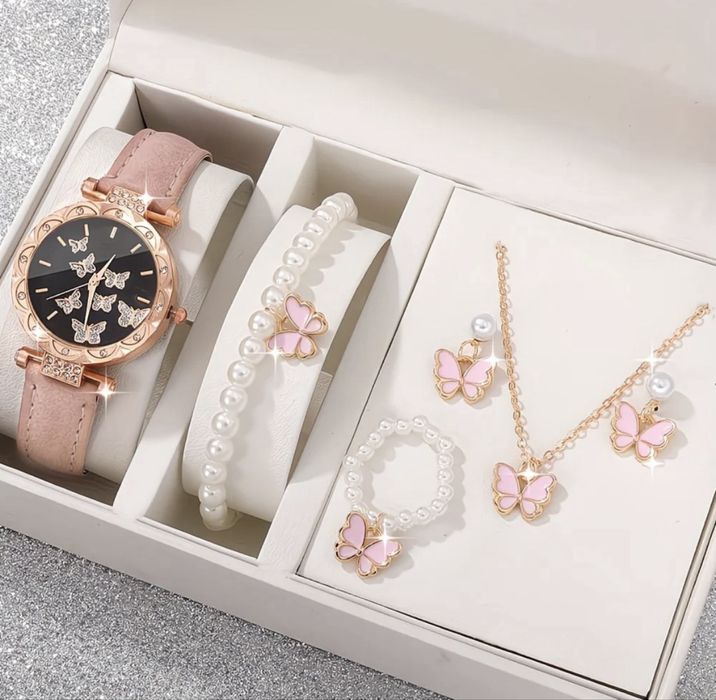 Набор с часами и украшениями