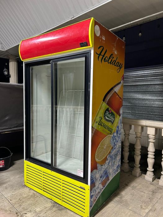 2 Холодильника (витринный, торговый)