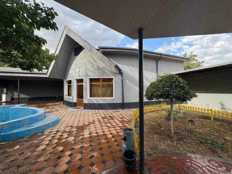 Продаётся хороший дача  есть сауна и и бассейн Зелёная зона