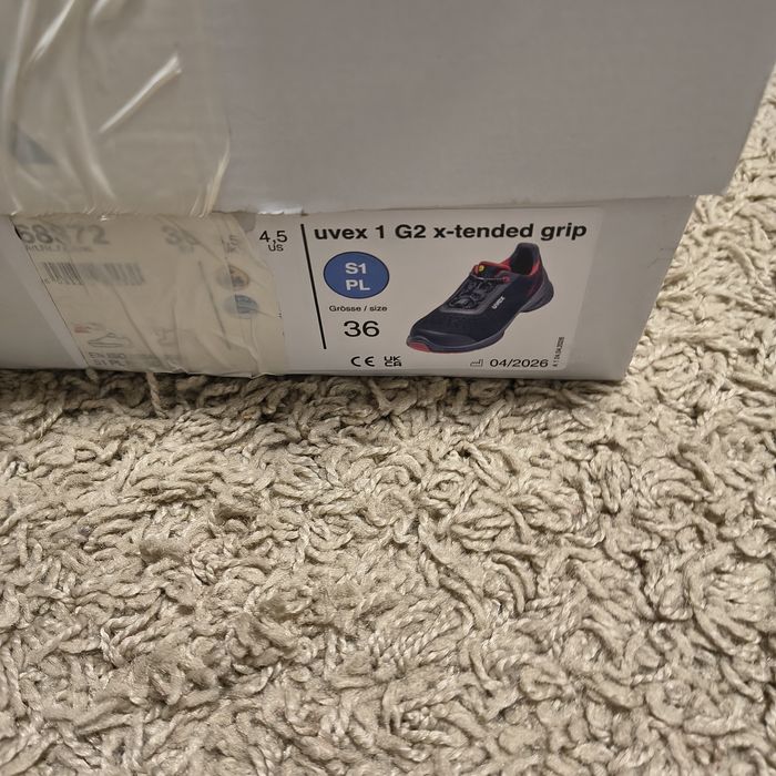 Adidași de munca uvex mărimea 36 noi in cutie