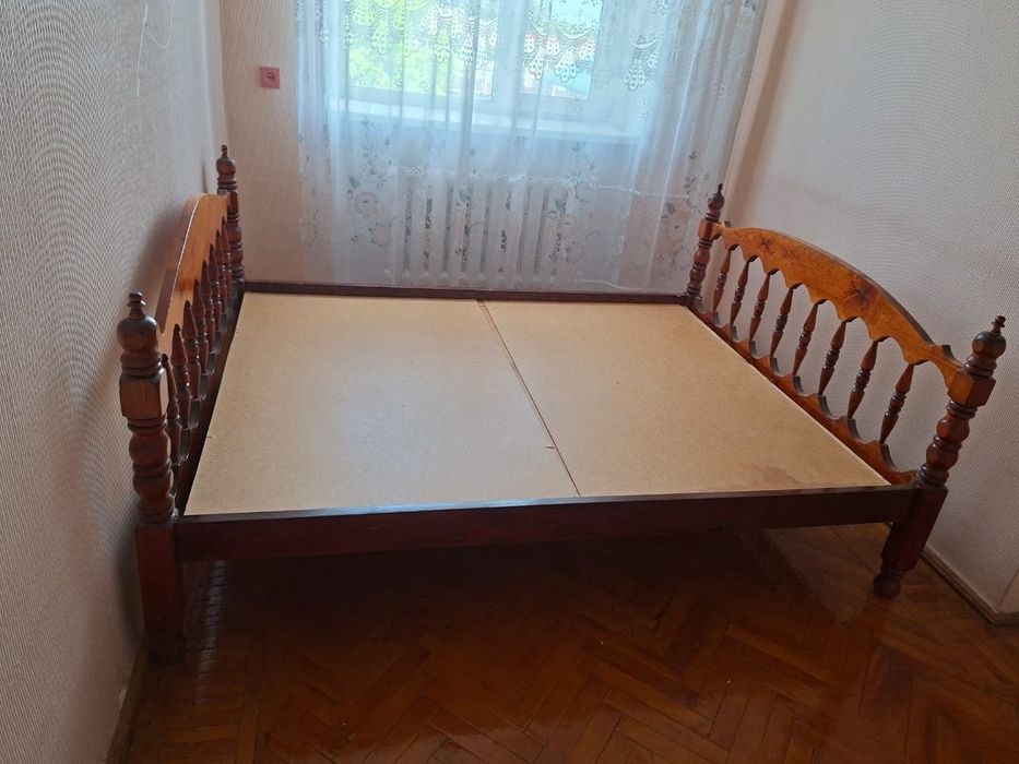 Отдам бесплатно кровать дерево