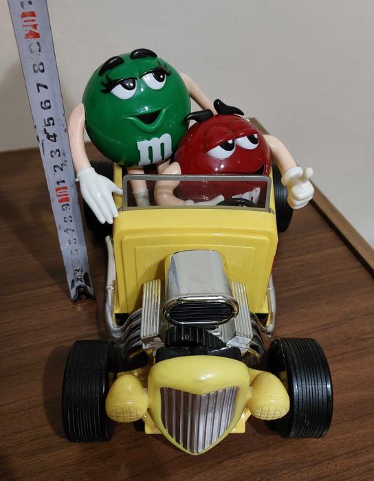 Машинка Ммдмс игрушка. M&M's