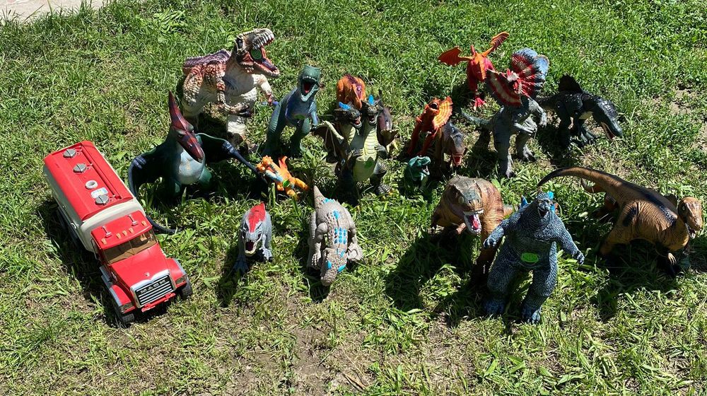 Игрушки динозавры есть звуки