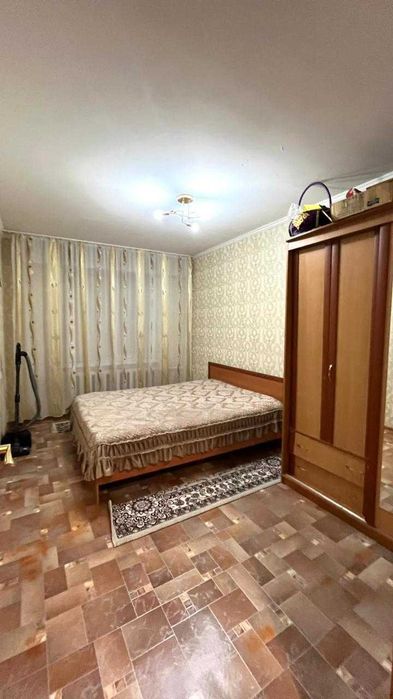 Продам четырехкомнатную квартиру