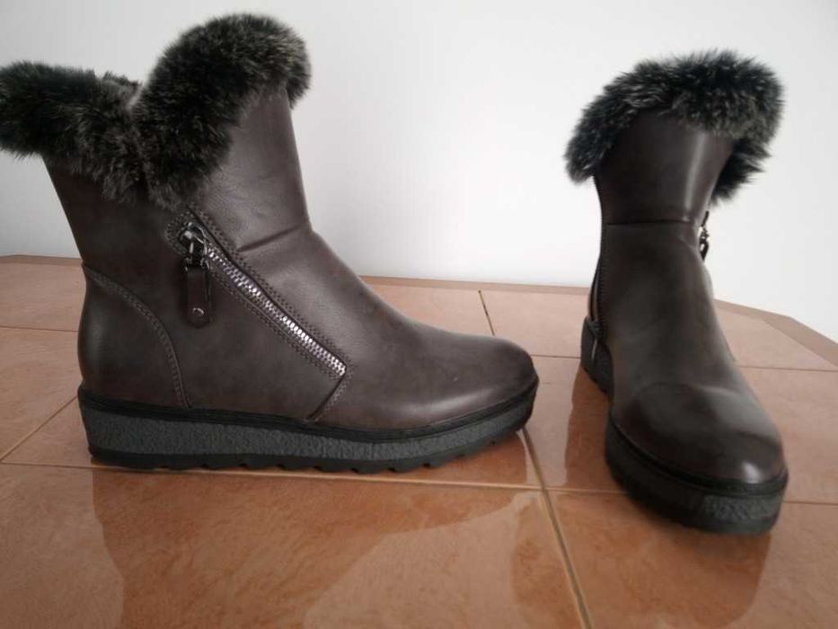 Ghete/Botine damă mărimea 40, îmblănite, stare foarte bună