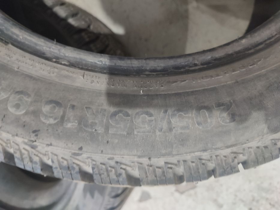 Продам пару шин 205/55/16