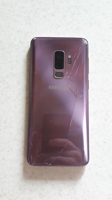 Продаю Самсунг S9+ 6/64GB