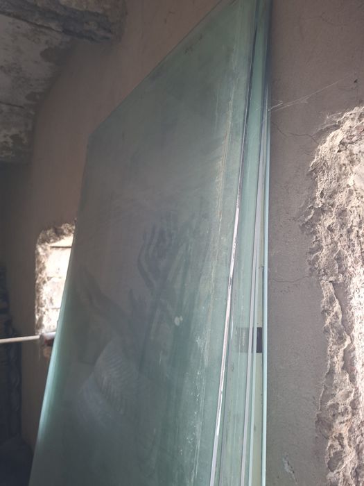 Продаю стекло б/у высота 2.2м