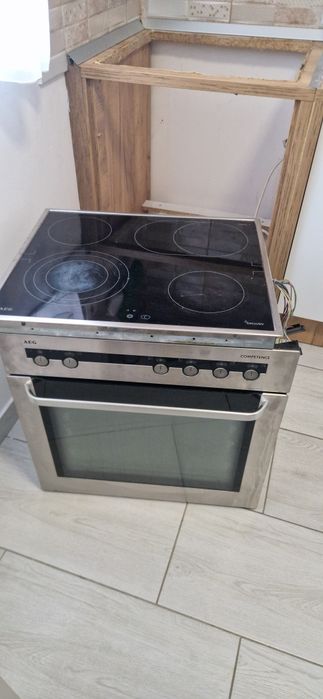 Cuptor electric cu plita incorporabile