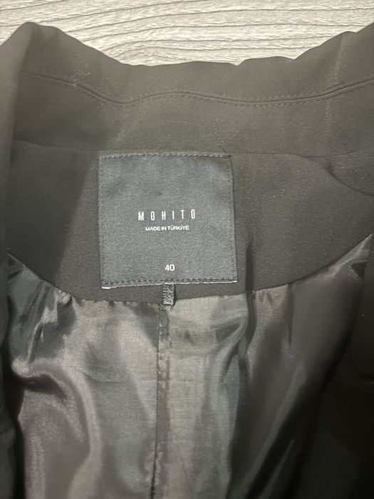 Дълго, дамско, вталено черно сако Mohito р-р 40