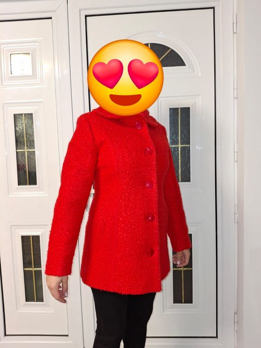 Vând 2 hăinuțe de stofa
