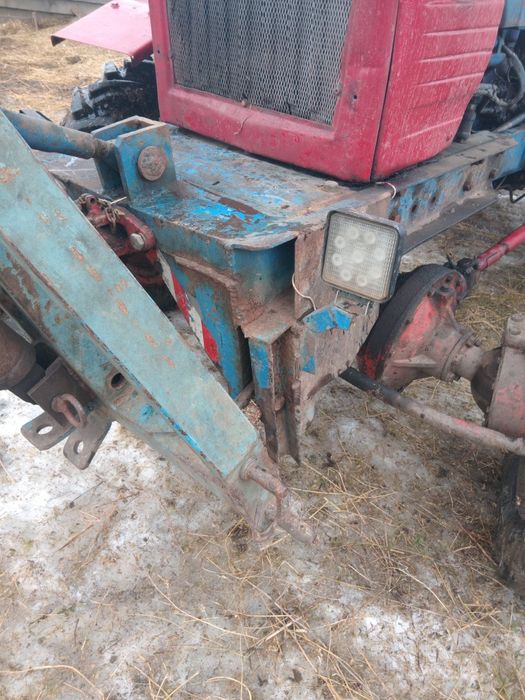 Tractor U650  cu încărcător frontal