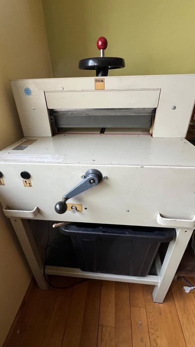 Ghilotina electrica ideal