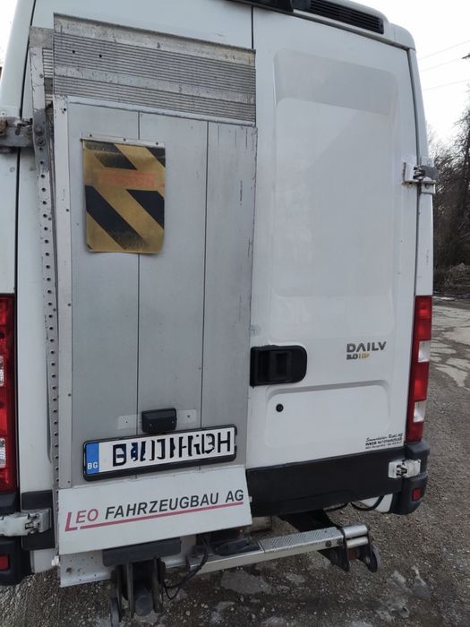 Хидравлична товарна рампа за Iveco Daily – 600 кг