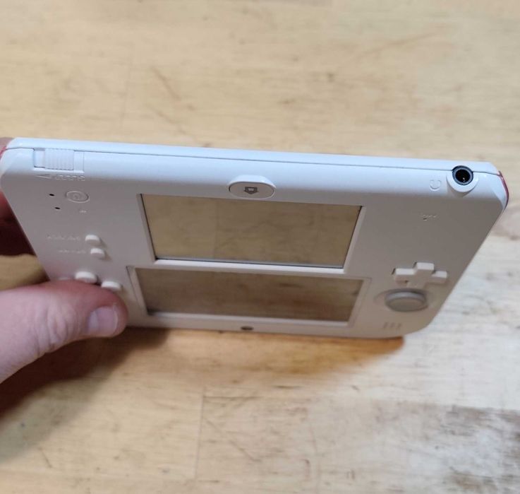Nintendo 2DS fără încărcător