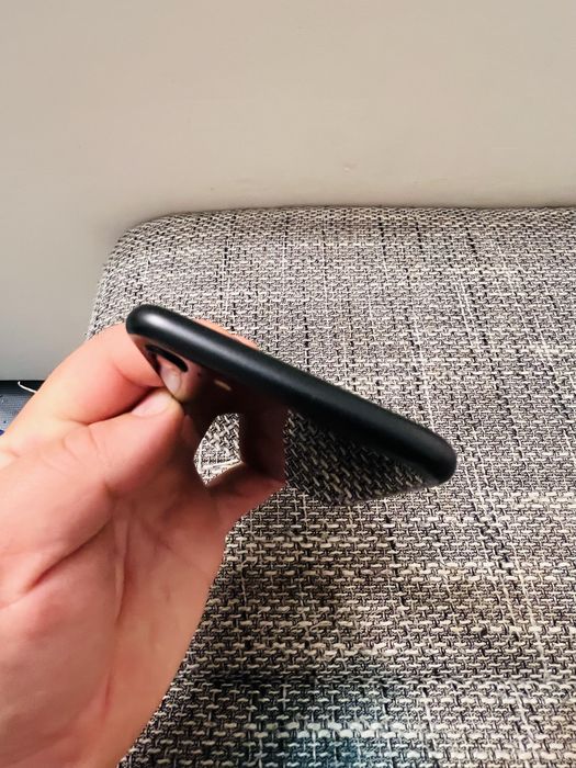 iPhone SE 2020 (SE 2) 64 GB – 4 bucăți disponibile