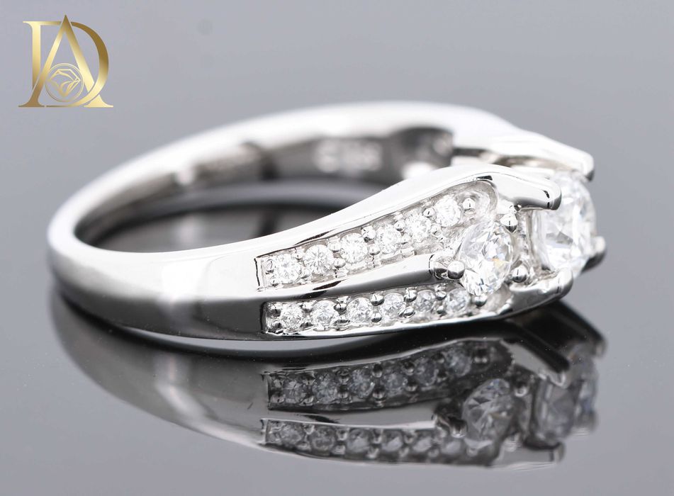 Нов Златен Пръстен с 0.96кт Естествени Диаманти