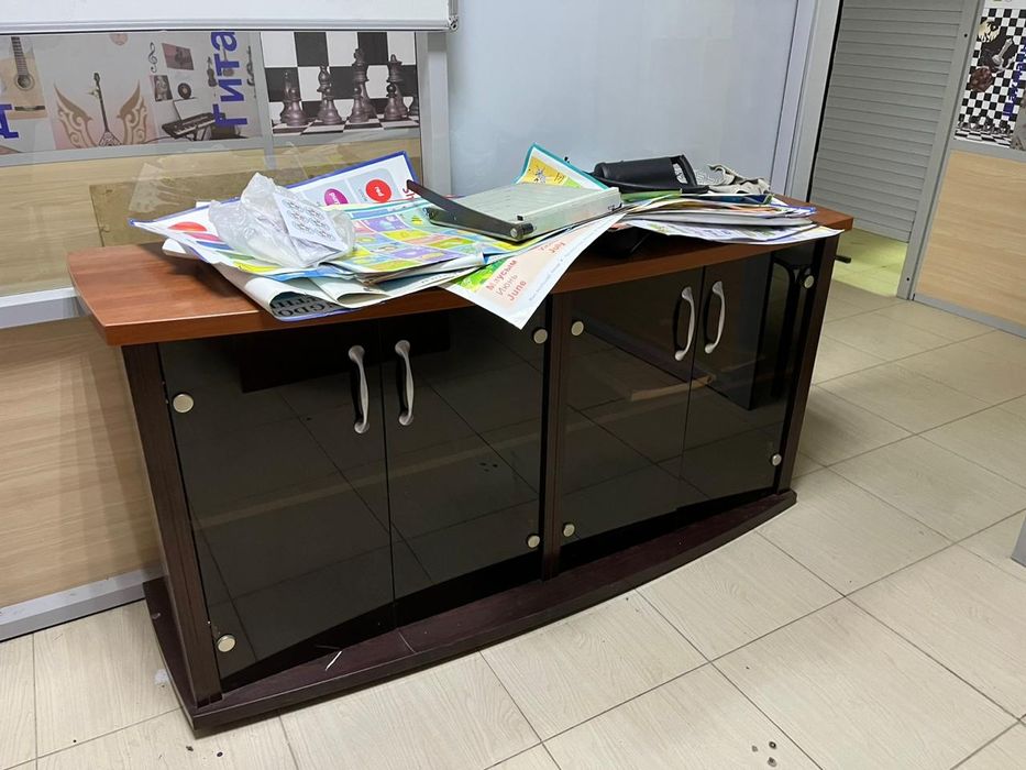 Шкаф тумба и стол