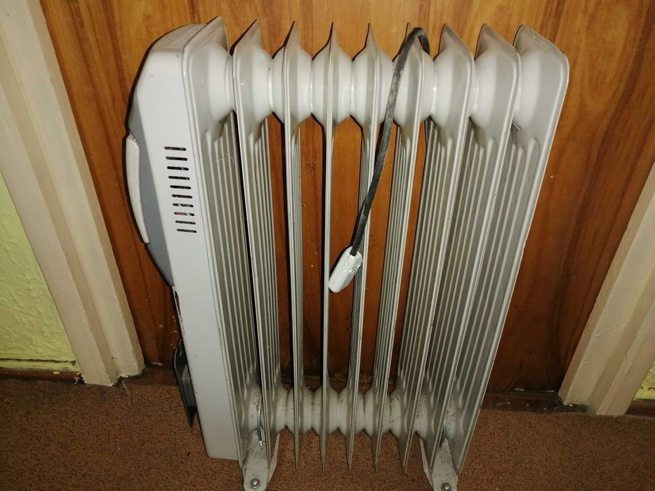 Generator electric Stern 2.7 kw si calorifer pe ulei 9 elementi