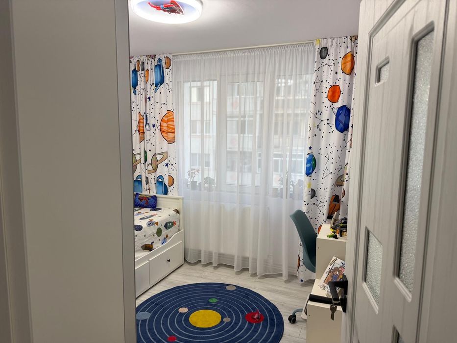 Vând apartament 3 camere ultra central