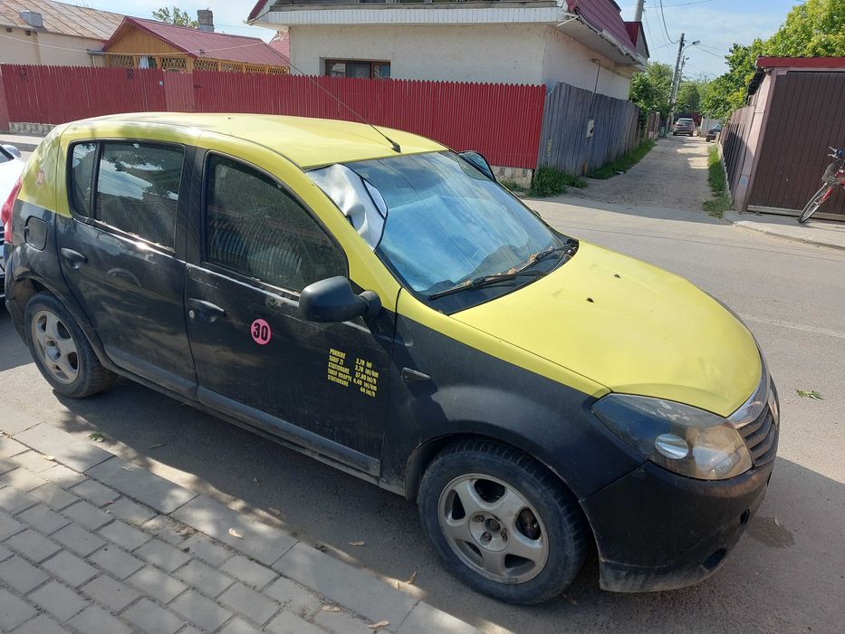DACIA SANDERO 2011 PREȚ 600 EURO NEG