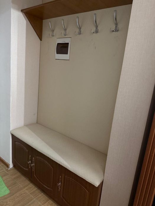 Продам обувницу и вешалку