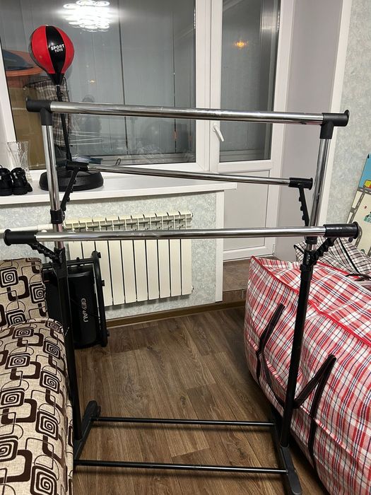 Напольная вешалка