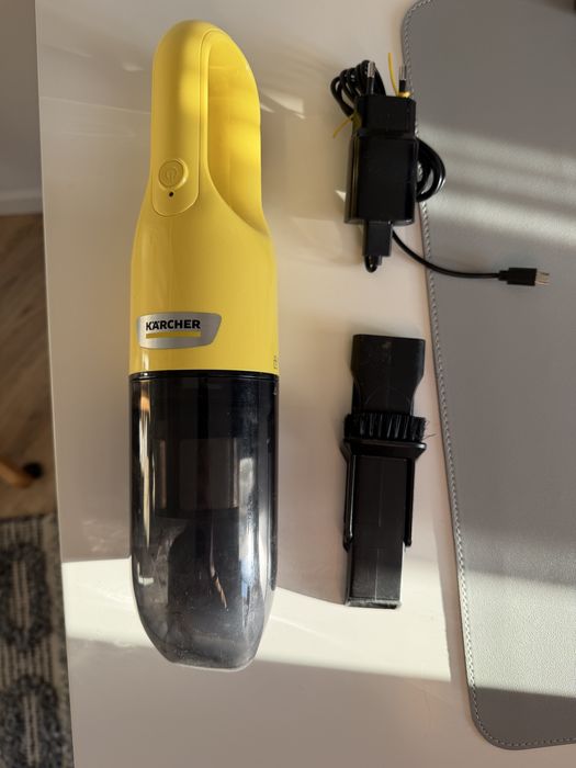 Aspirator de mana Karcher CVH