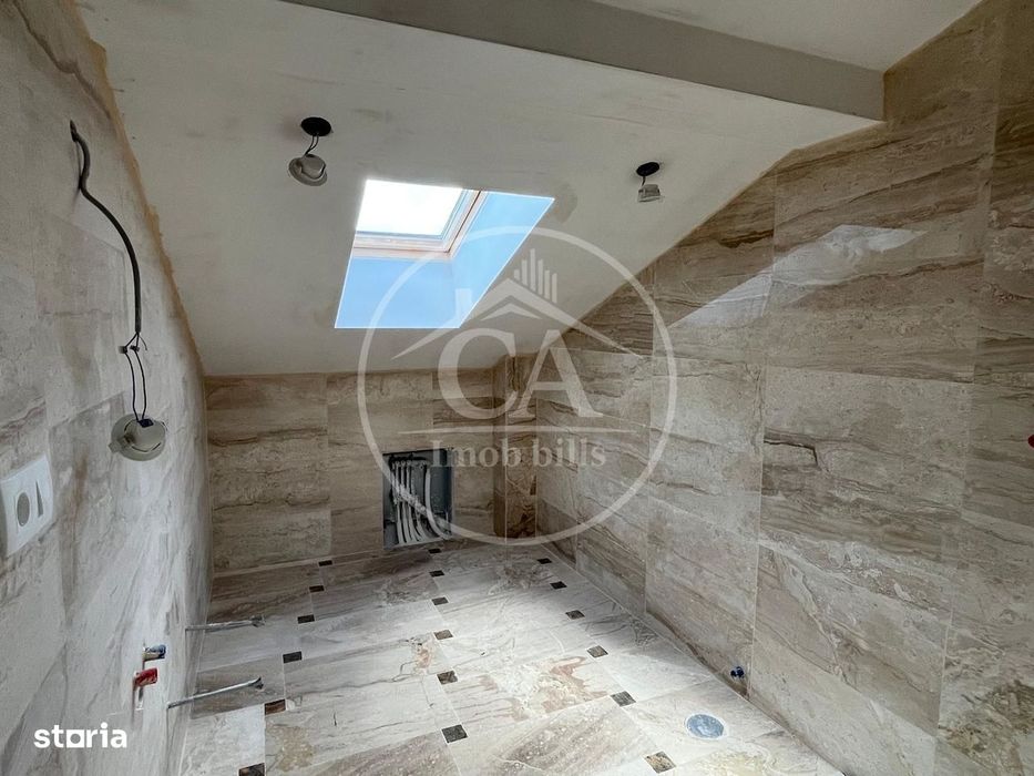 Casă de vânzare P+E+M cu 7 camere in Cartierul Grigorescu, Oradea
