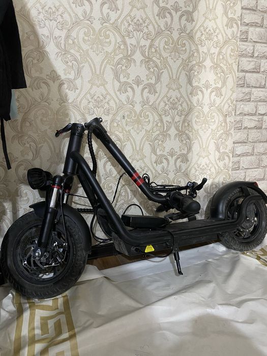 Продам электросамокат