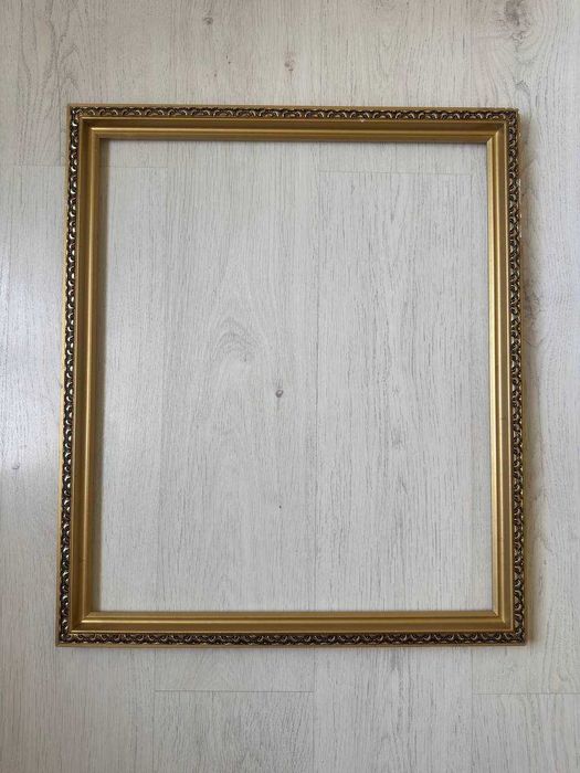 Позолоченный багет (рама) из дерева