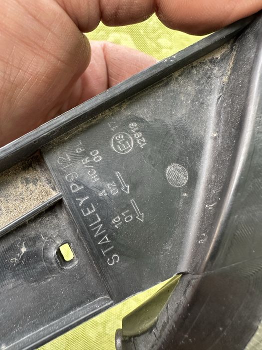 Far dreapta suzuki swift.