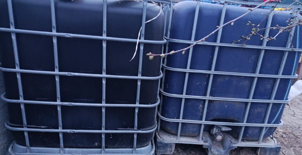 Bazine 1000L cu suport inclus